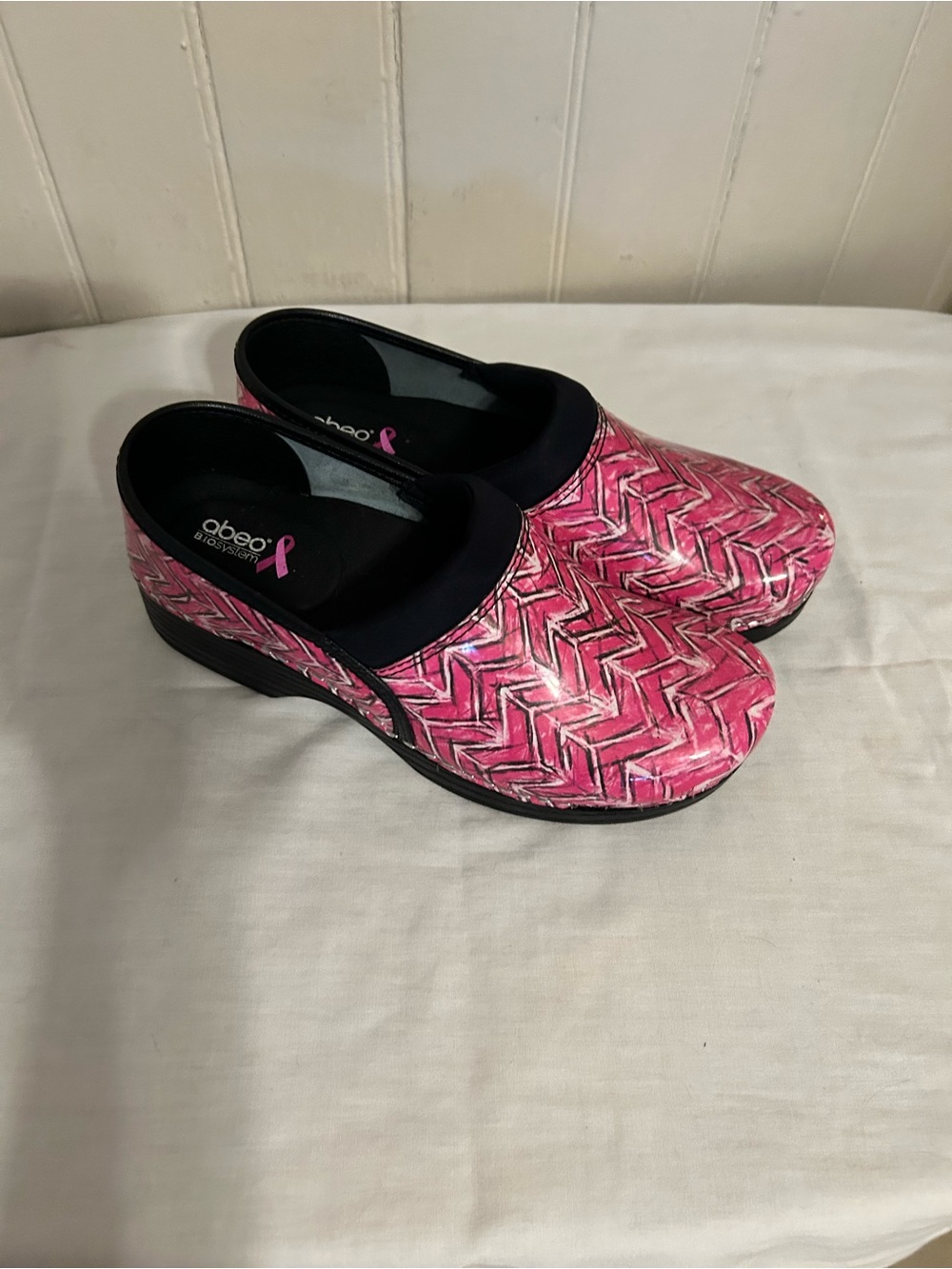 Adeo B.I.O. System Ellie Breast Cancer Awareness Leather Clogs/7/NWOT